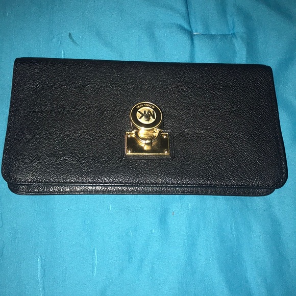 Michael Kors Wallet - Picture 1 of 4